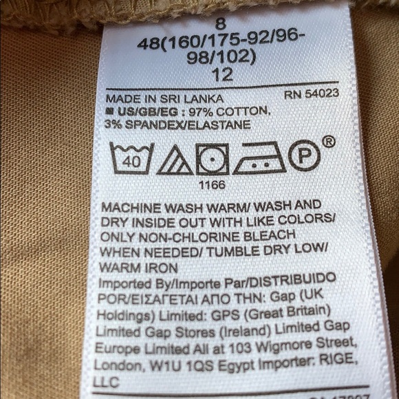 NWT Gap High Rise pleated short - Picture 6 of 6